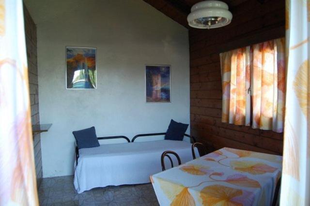 Moniga del Garda Campeggio Trevisago Iris Park חדר תמונה